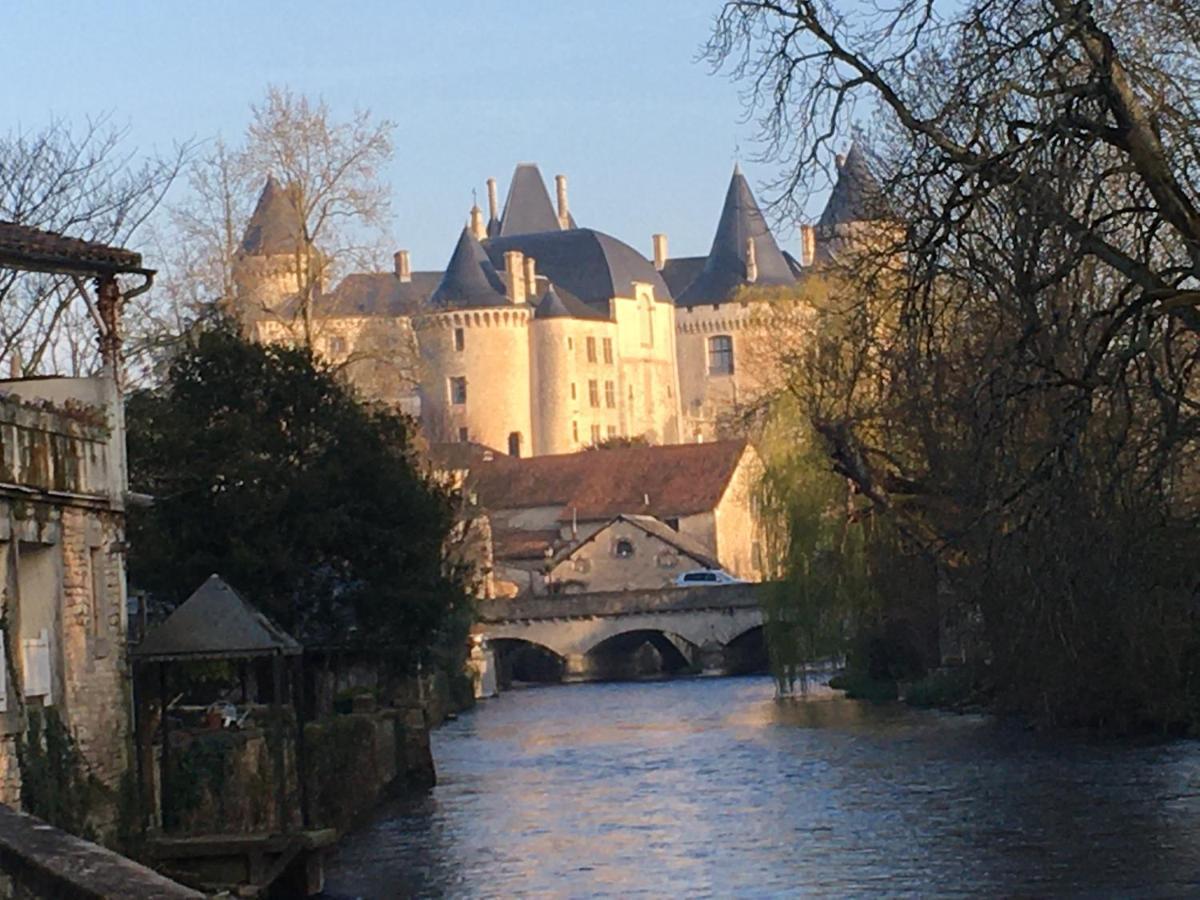 Riverview Lägenhet Verteuil-sur-Charente Exteriör bild